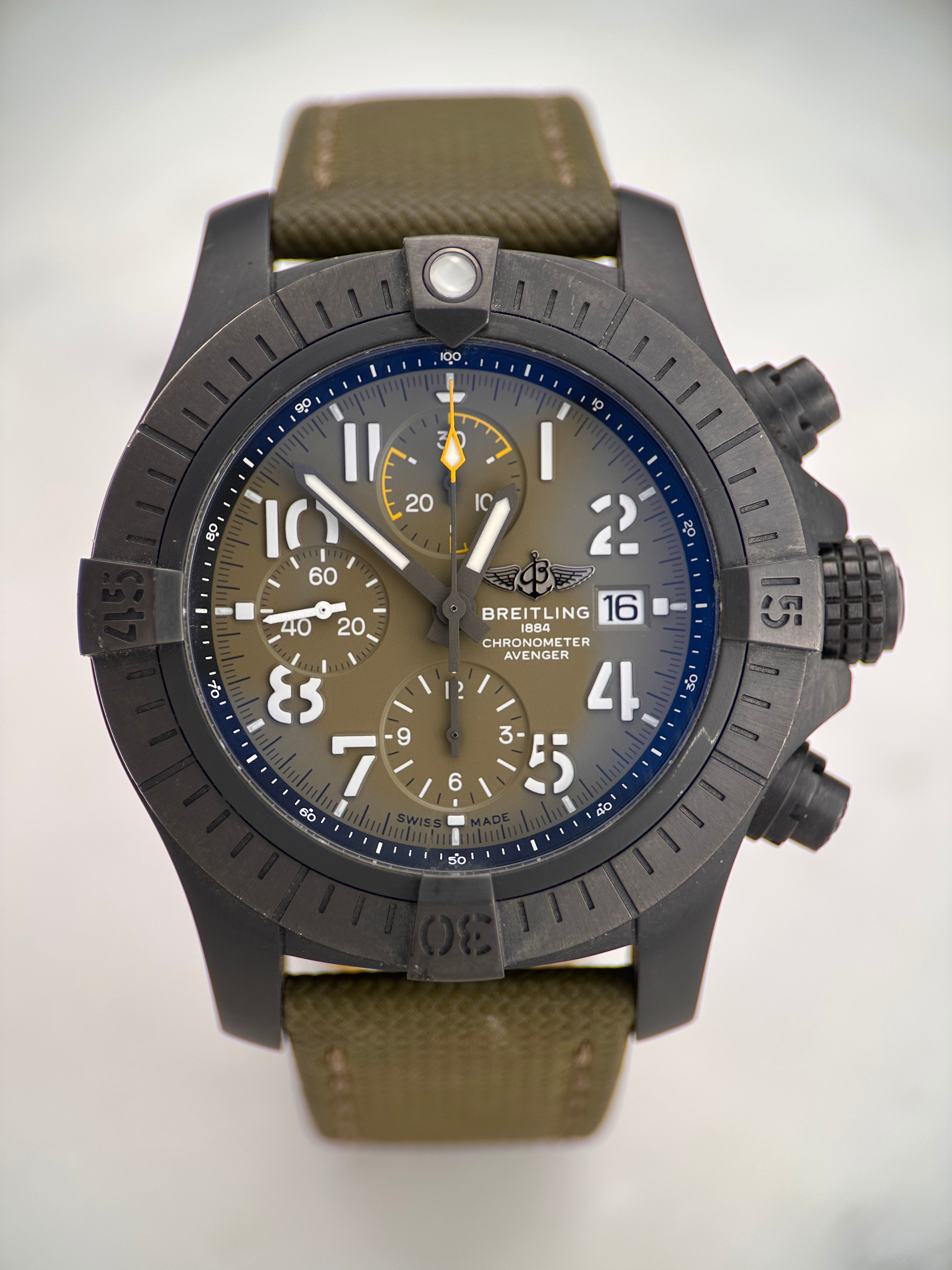 Breitling Avenger "Night Mission" V13317101L1X1 Fullset 2023