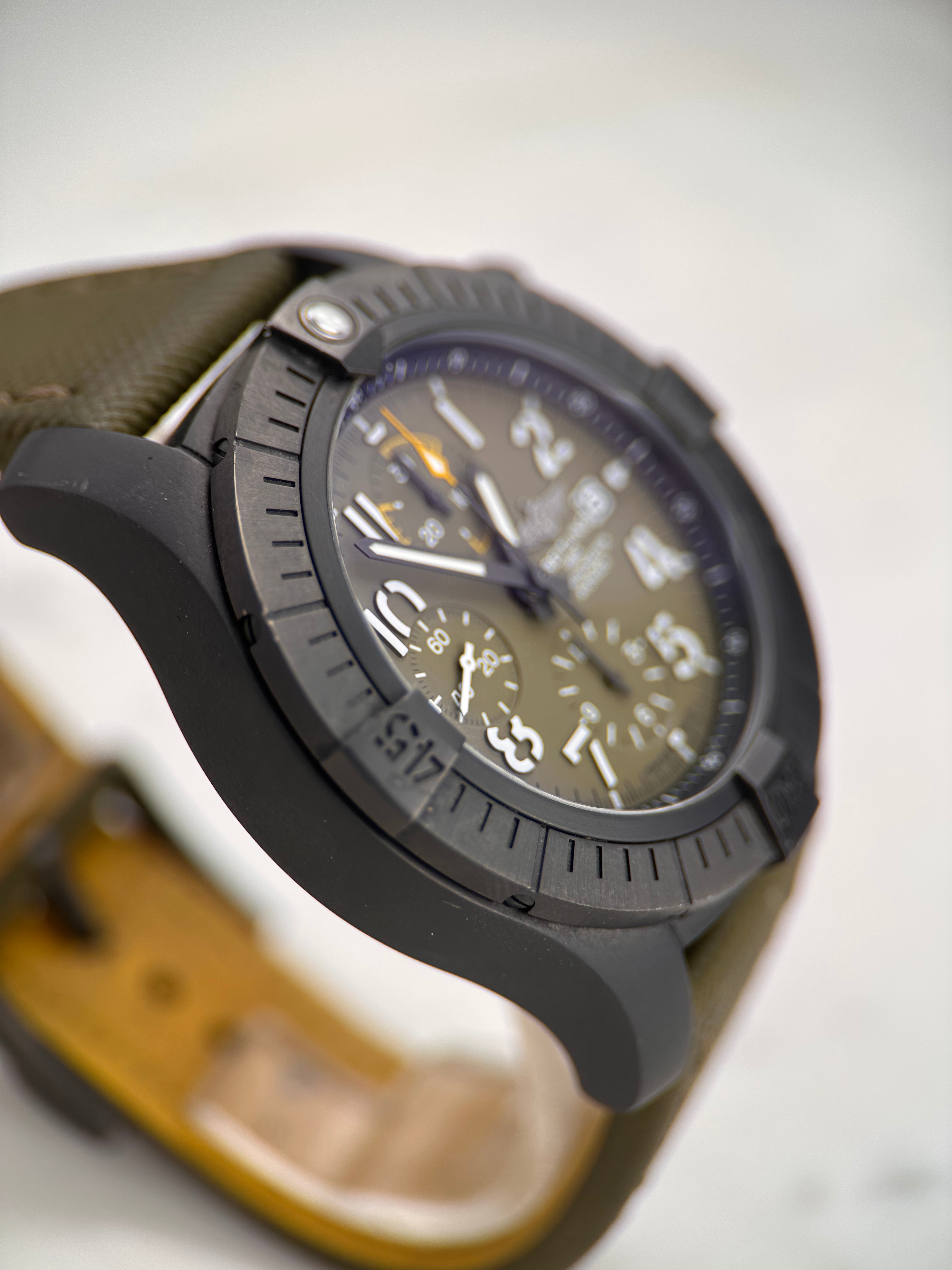 Breitling Avenger "Night Mission" V13317101L1X1 Fullset 2023