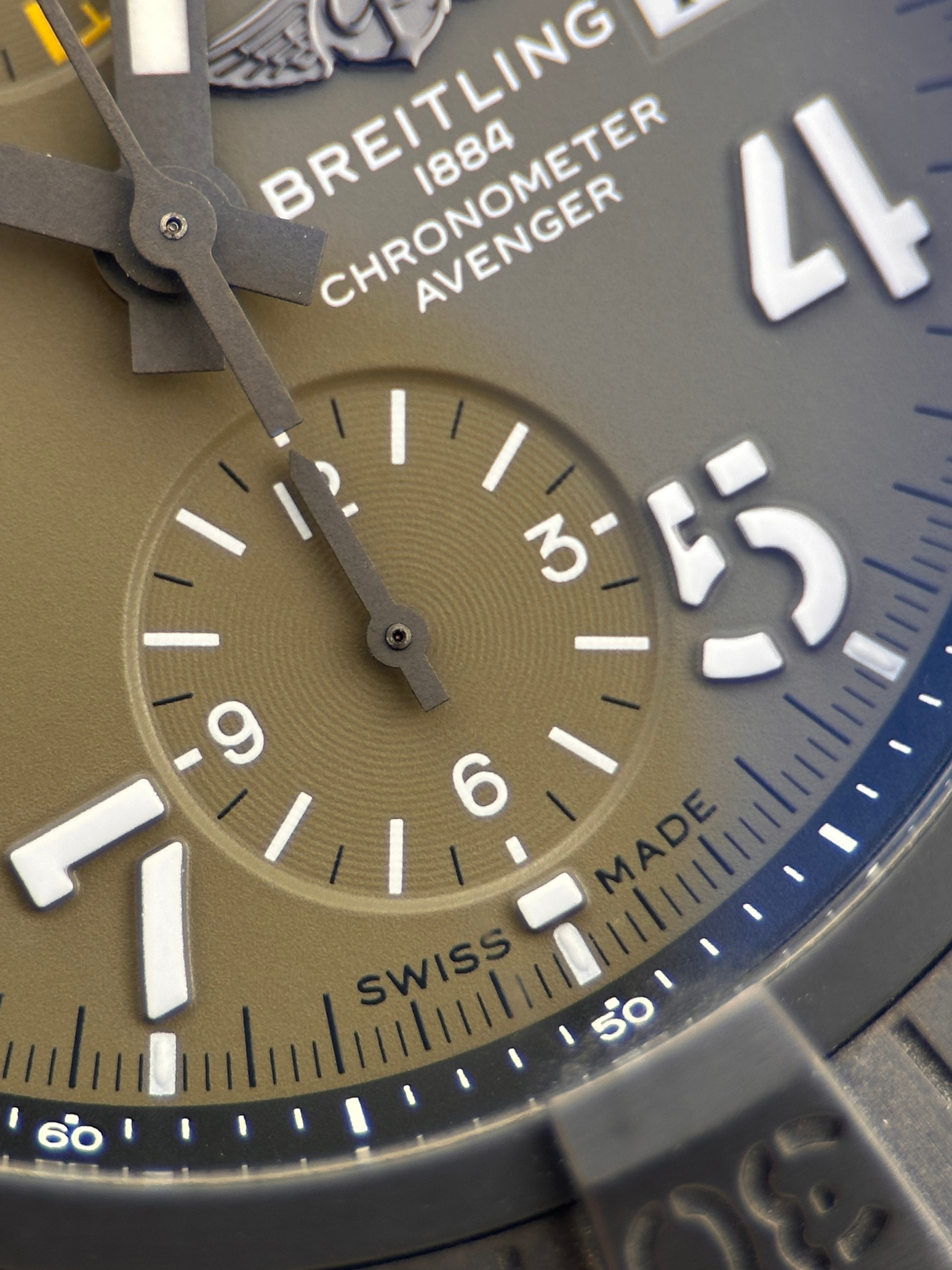 Breitling Avenger "Night Mission" V13317101L1X1 Fullset 2023