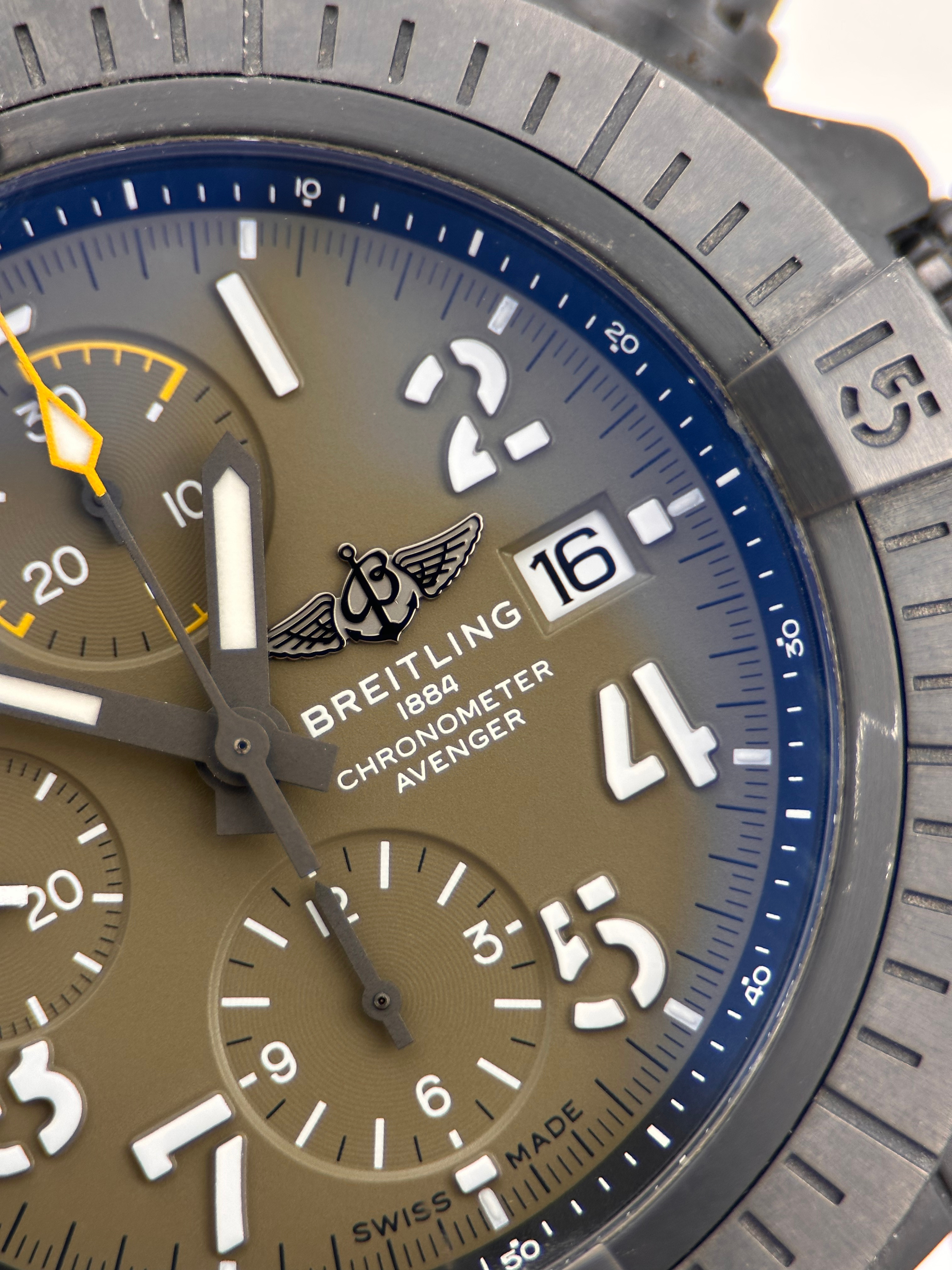 Breitling Avenger "Night Mission" V13317101L1X1 Fullset 2023