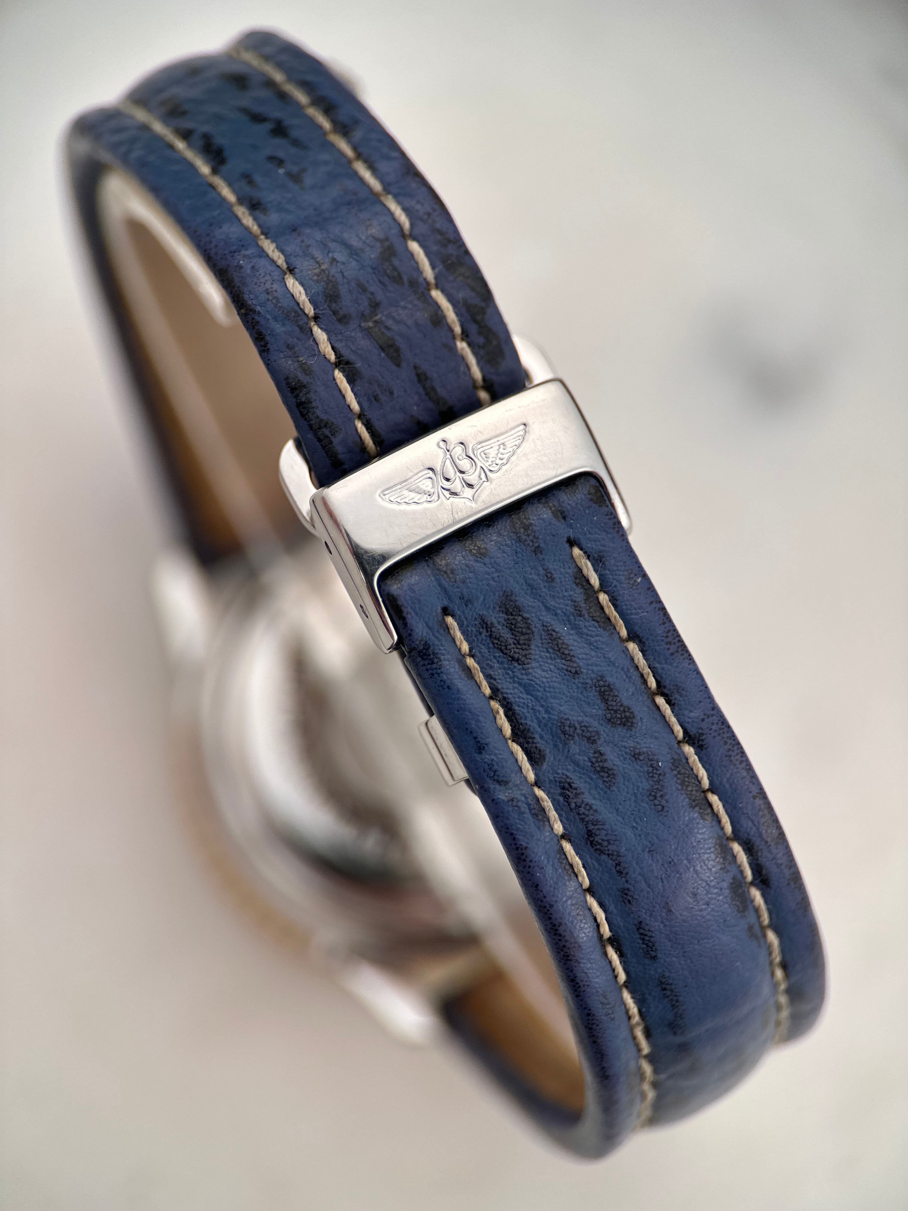 Breitling Navitimer Airborne D33030 Service 2025