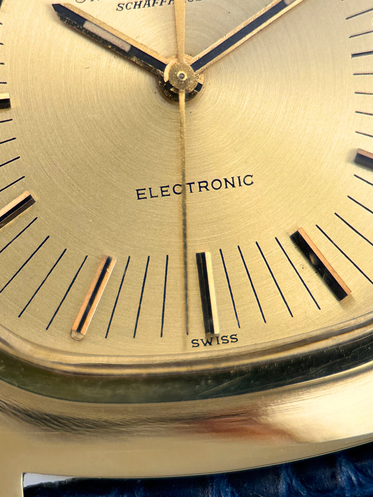 IWC Electronic 18K Gelbgold