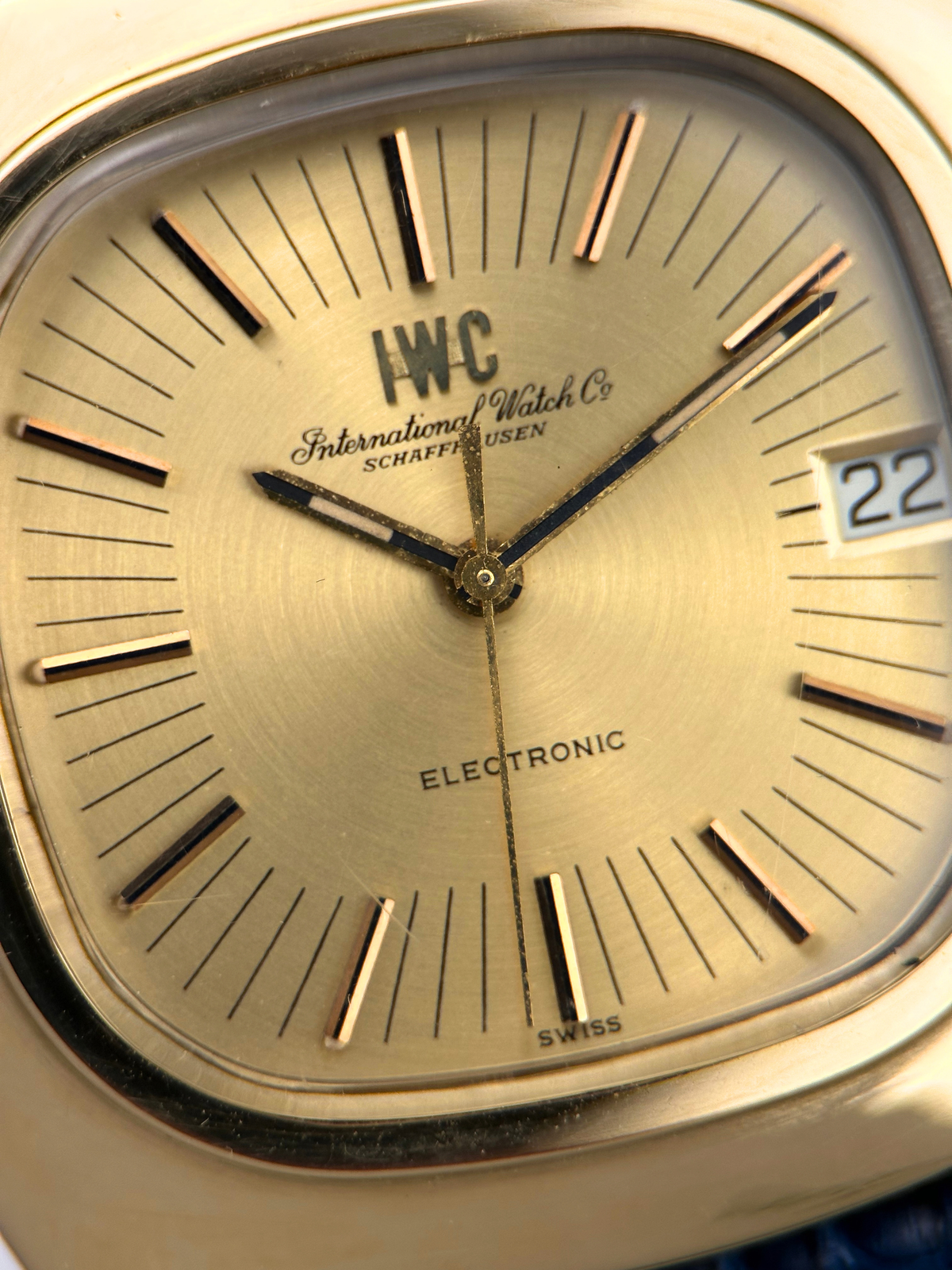 IWC Electronic 18K Gelbgold