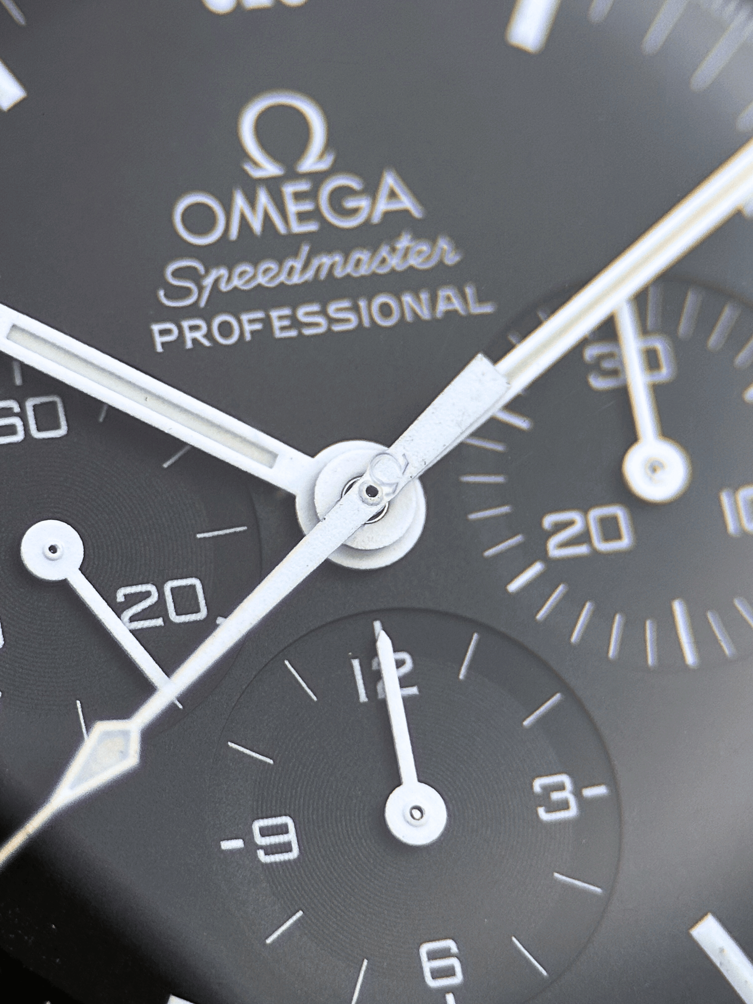 Omega Speedmaster Professional Moonwatch 3570.5000 Org. Box