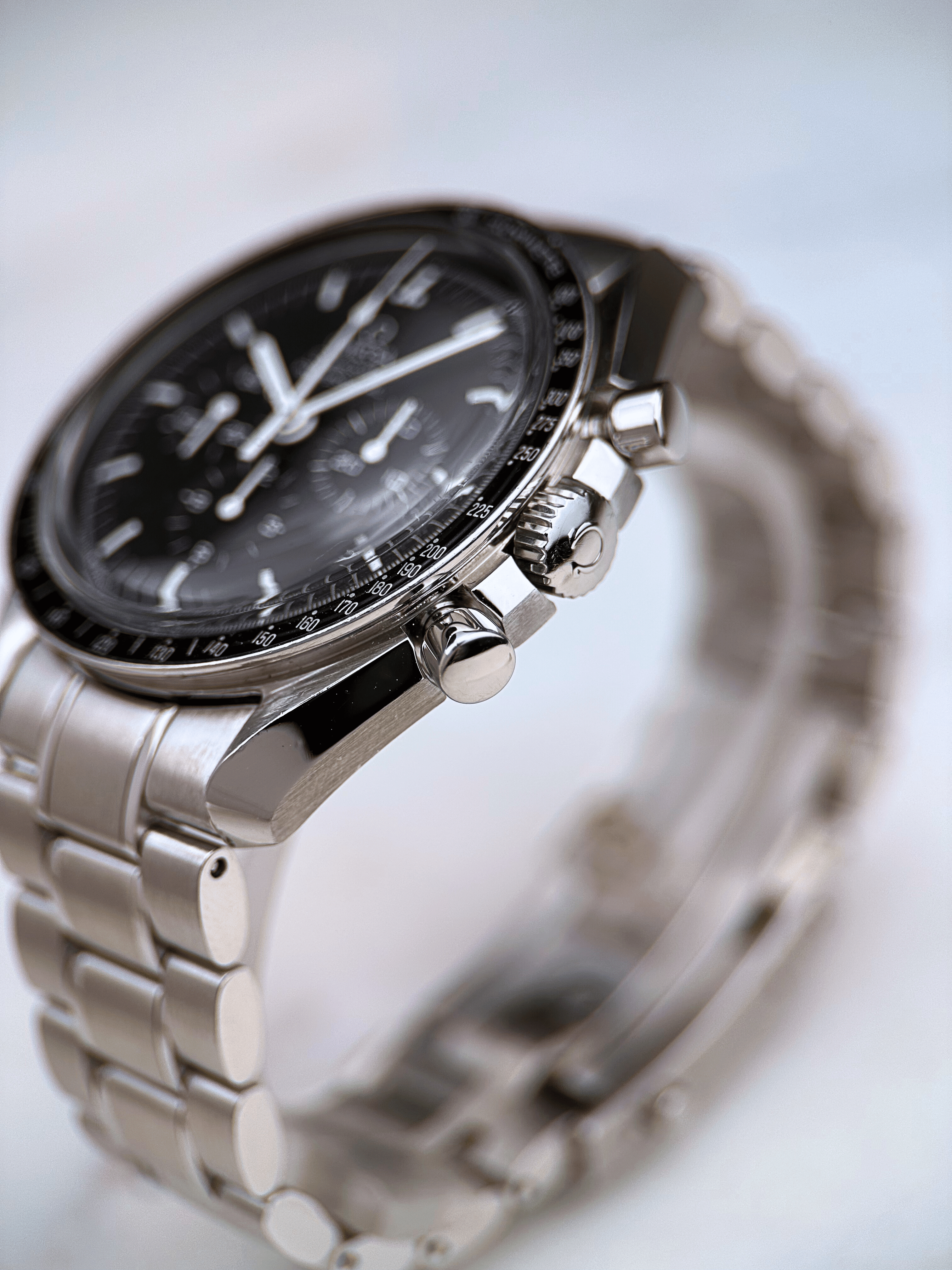 Omega Speedmaster Professional Moonwatch 3570.5000 Org. Box