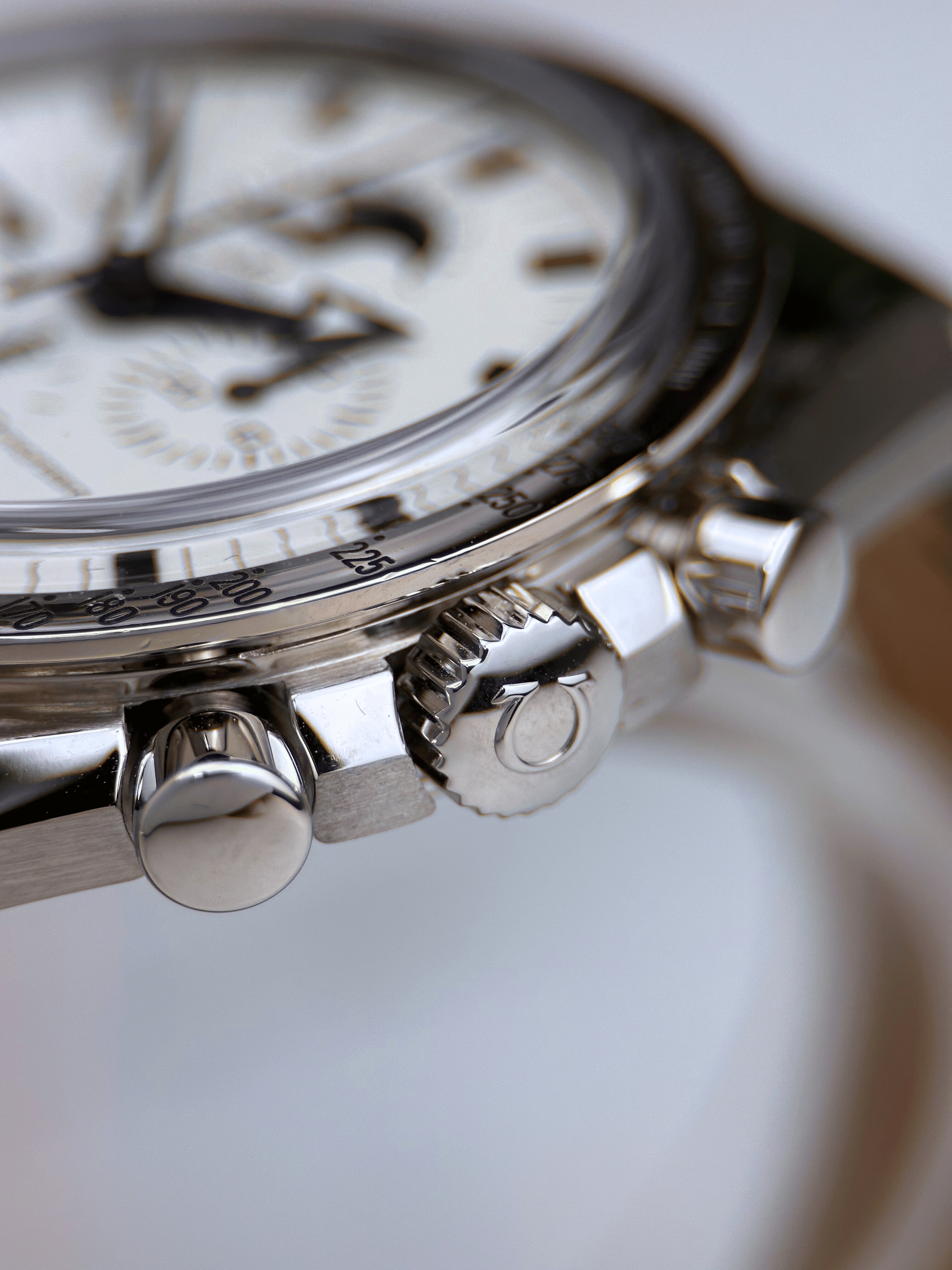 Omega Speedmaster Professional Moonwatch Moonphase Broad Arrow 3575.20.00