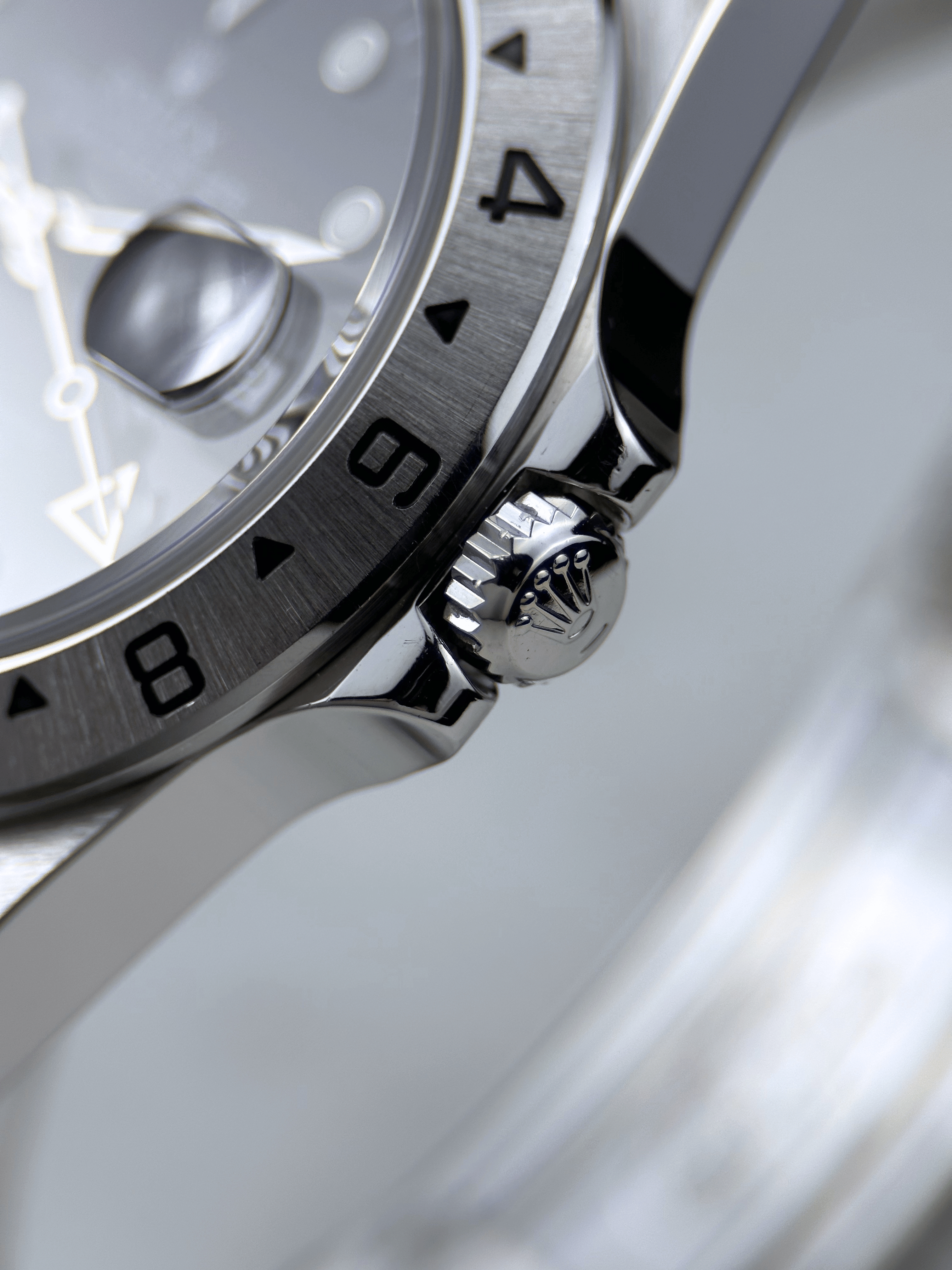 Rolex Explorer II Schwarz 16570 P-Serie 2000