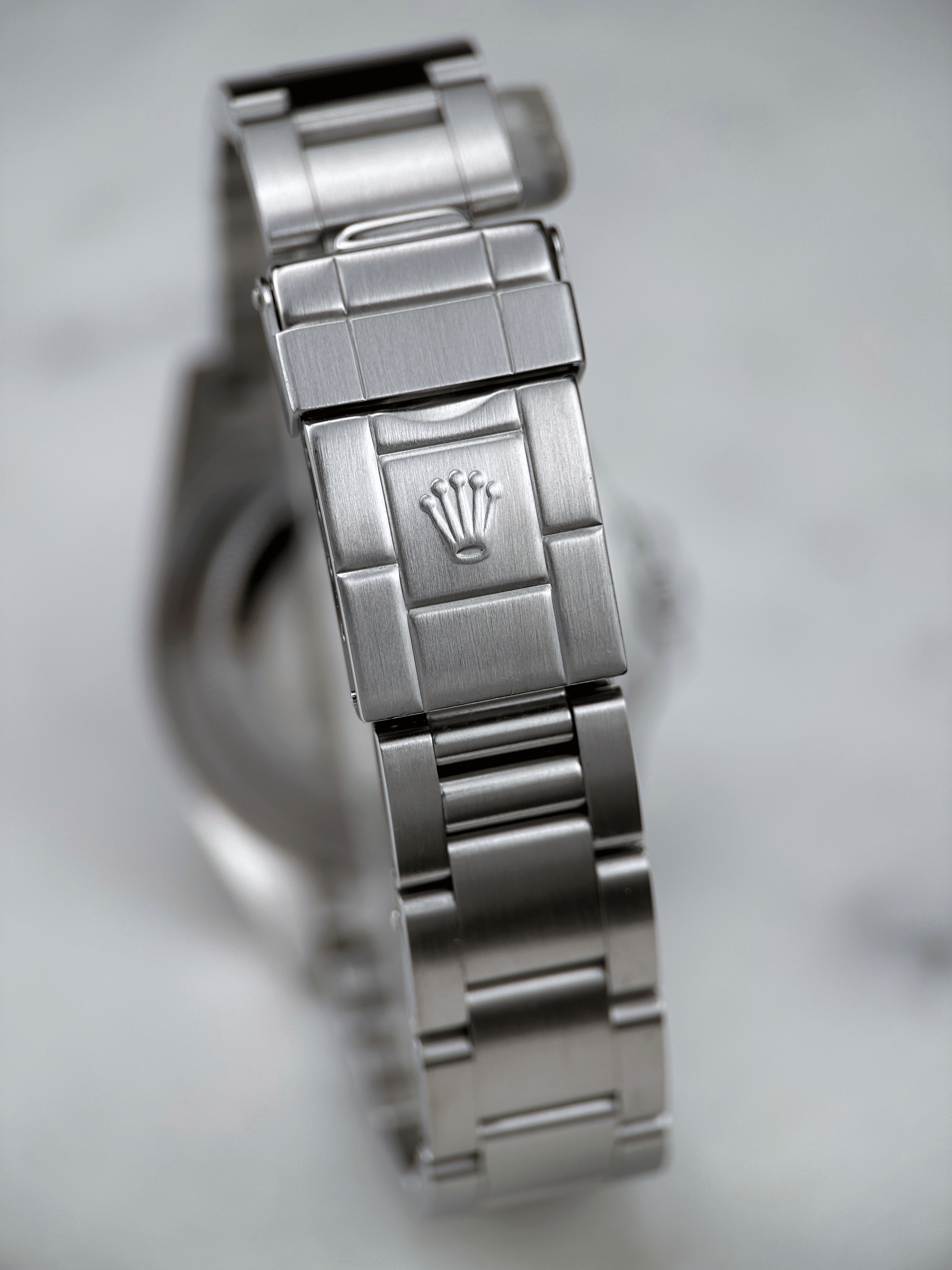 Rolex Explorer II Schwarz 16570 P-Serie 2000
