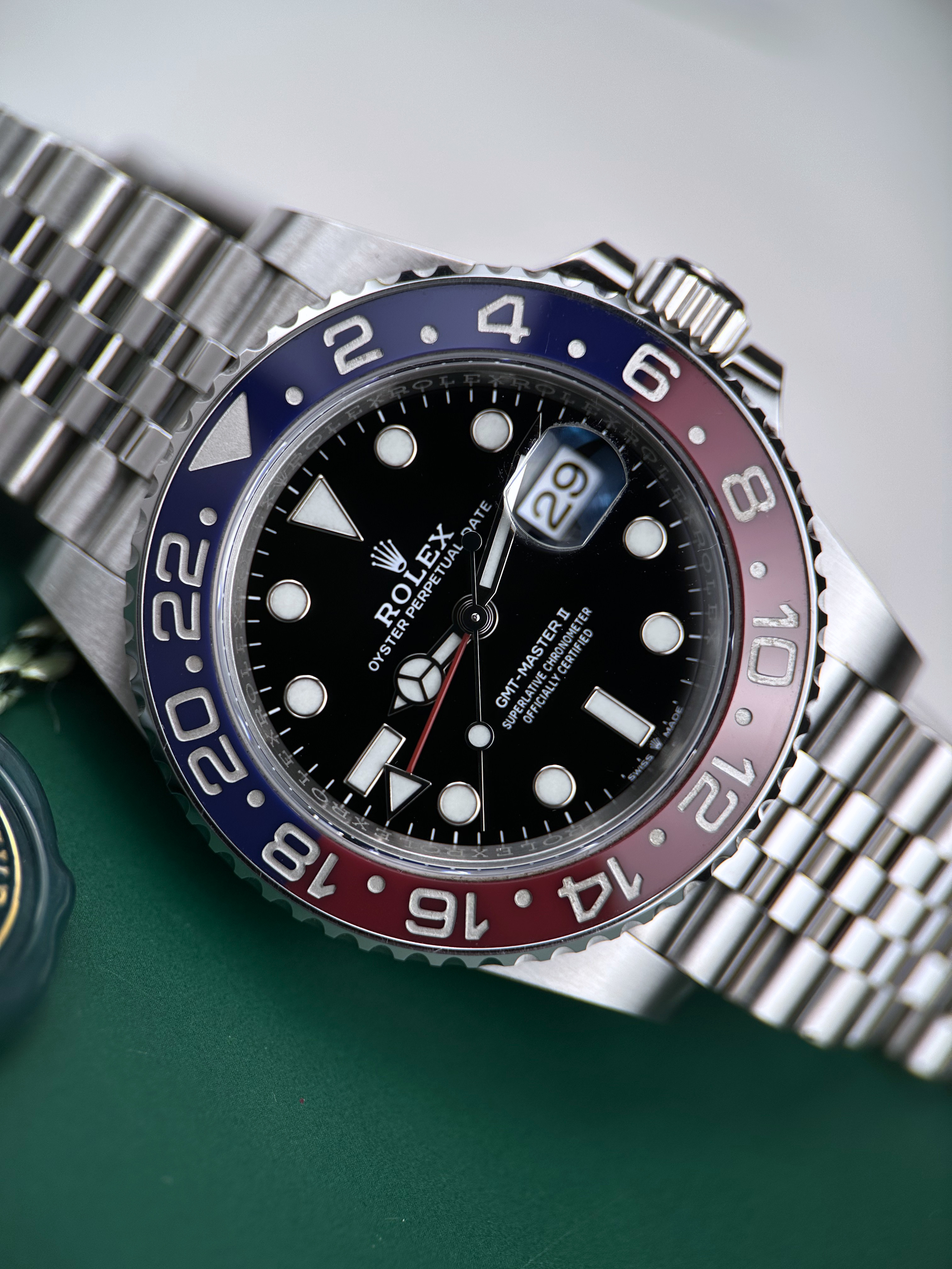 Rolex GMT Master II "Pepsi" 126710BLRO Fullset 2020