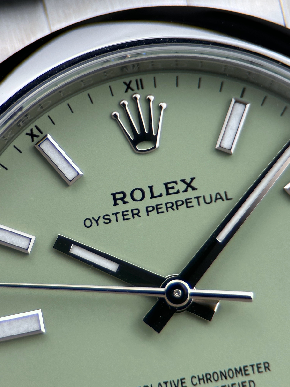 Rolex Oyster Perpetual 34mm "Pistachio" 124200 Fullset 2026