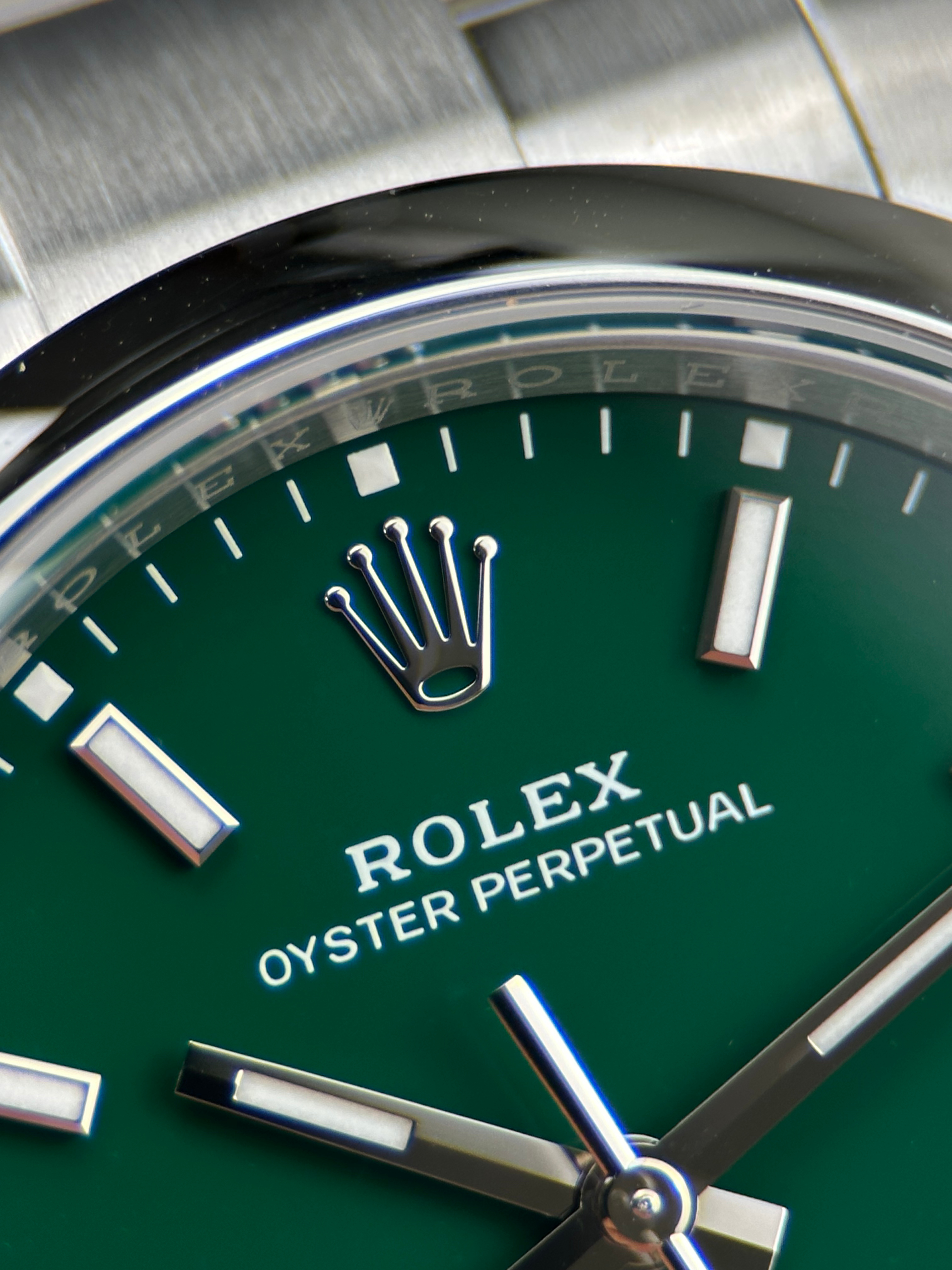 Rolex Oyster Perpetual „Grün“ 126000 Fullset 2025