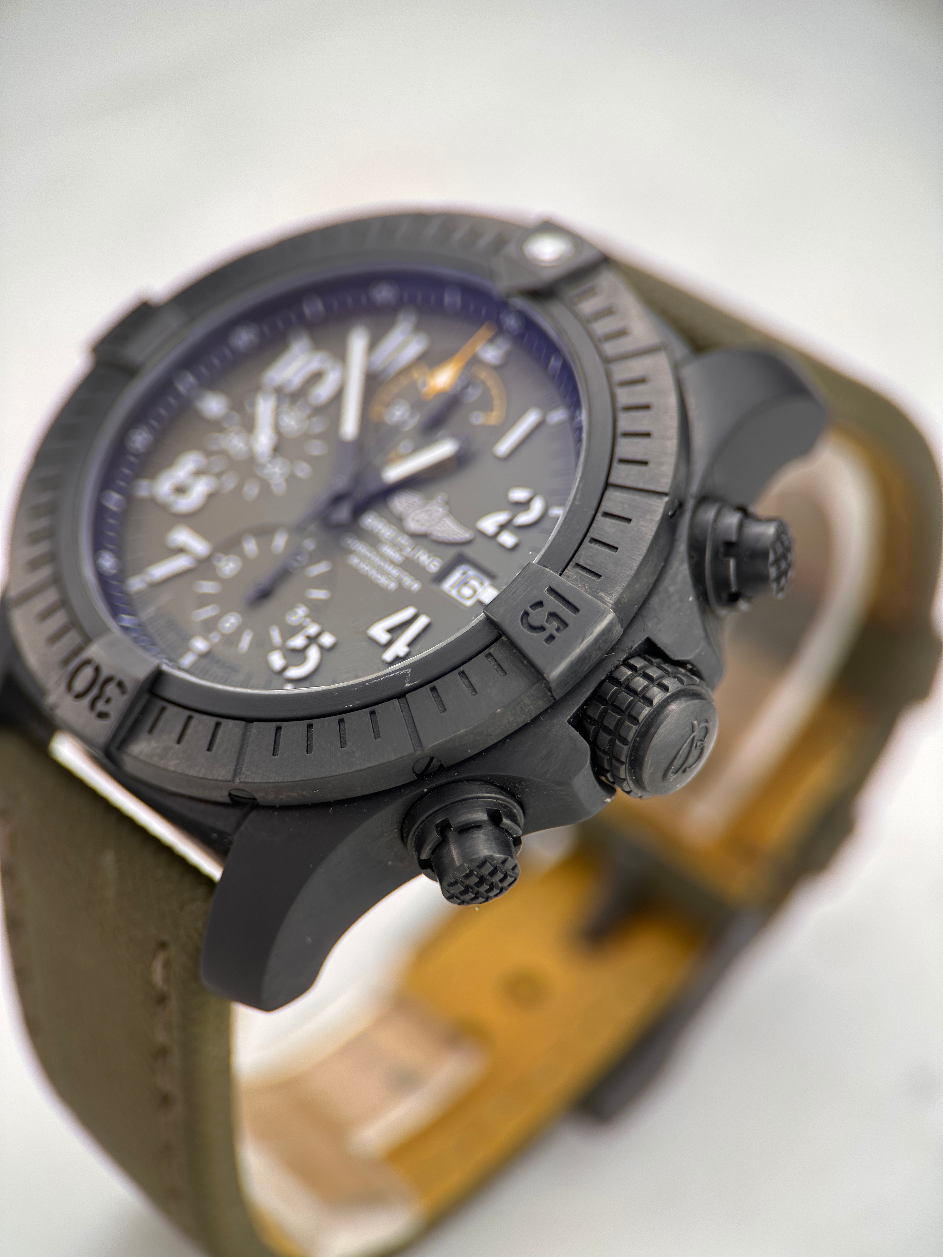 Breitling Avenger "Night Mission" V13317101L1X1 Fullset 2023