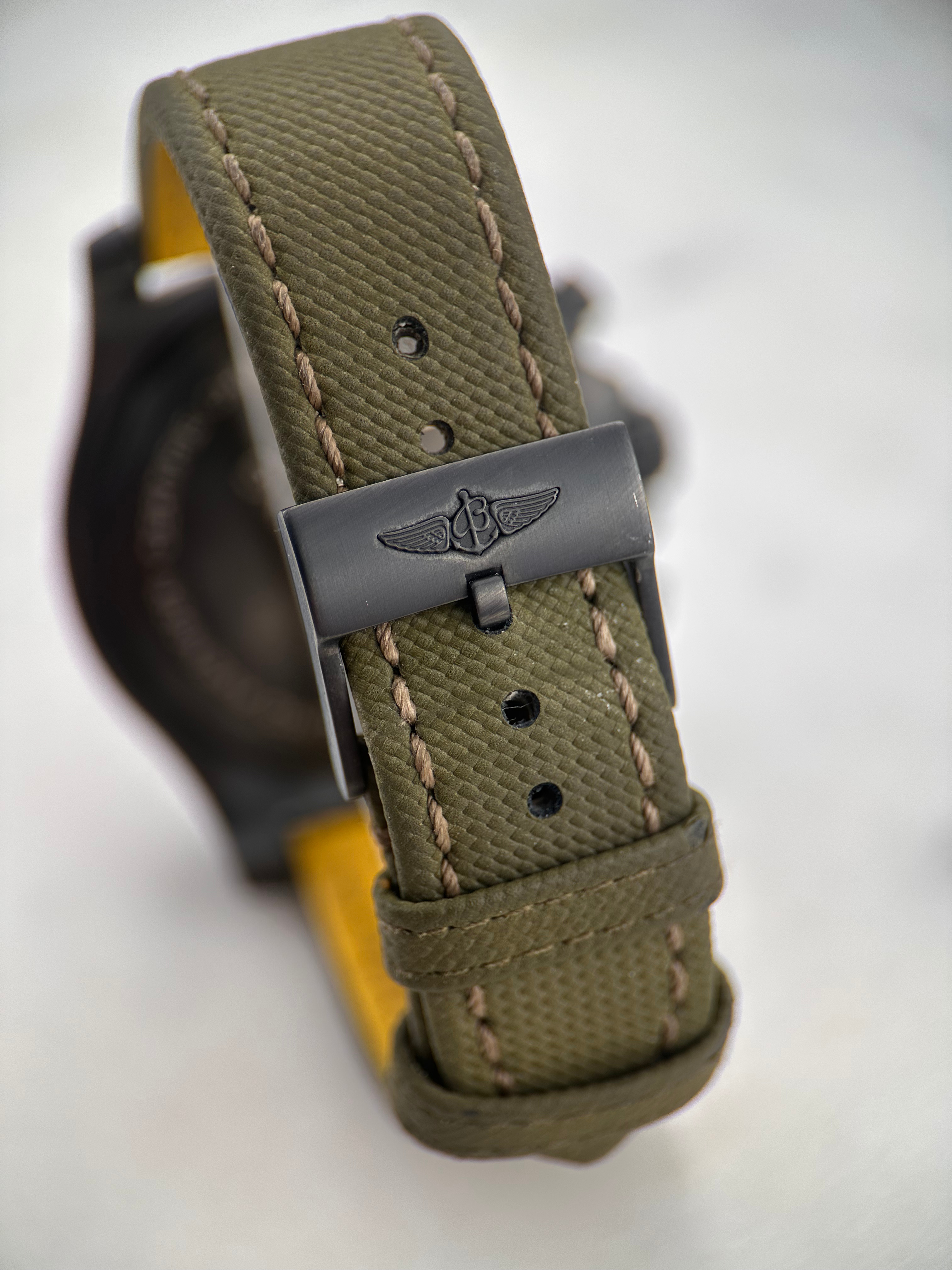 Breitling Avenger "Night Mission" V13317101L1X1 Fullset 2023