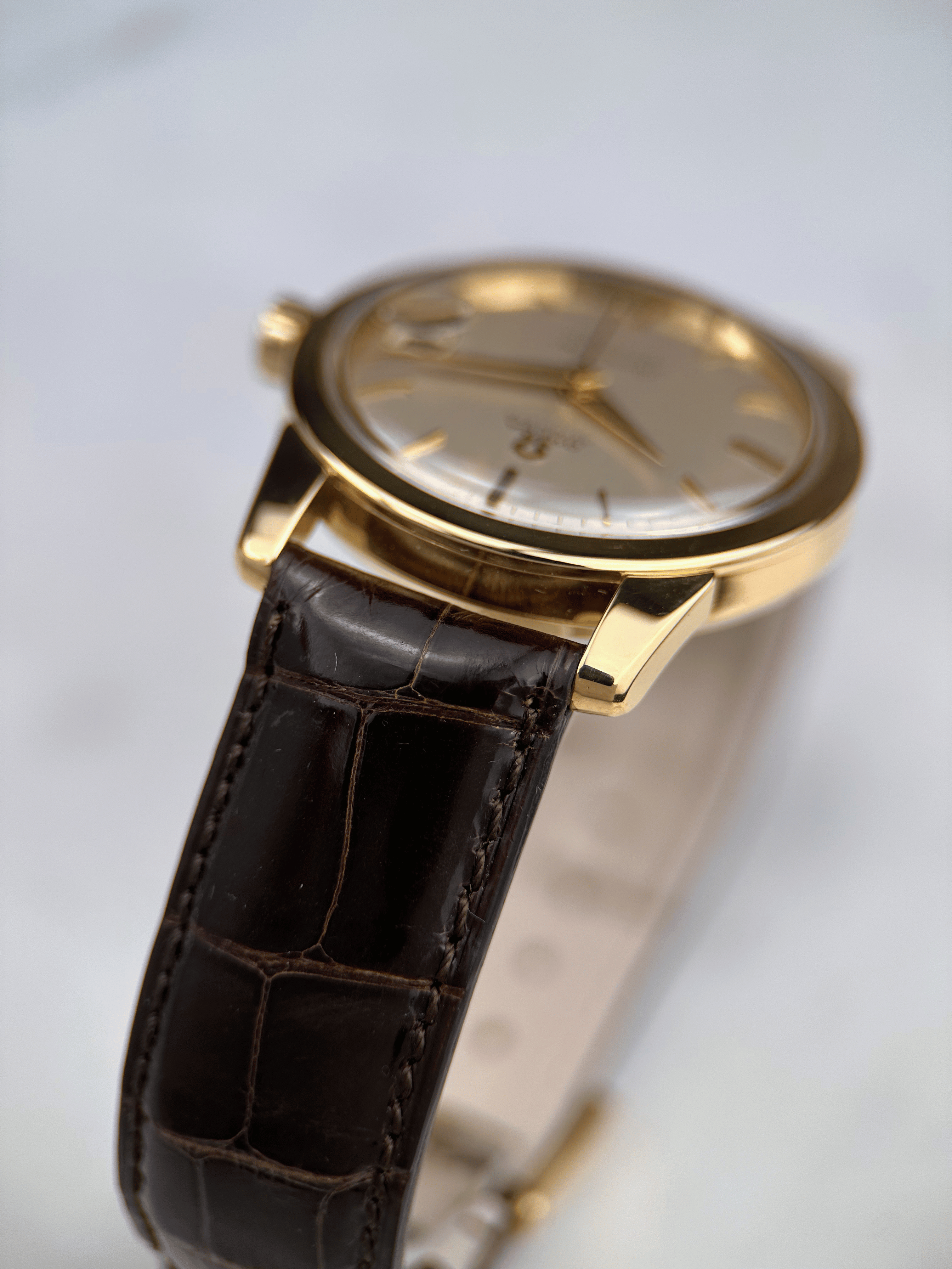 Omega Seamaster 34mm Kalender 2849 18k Gelbgold