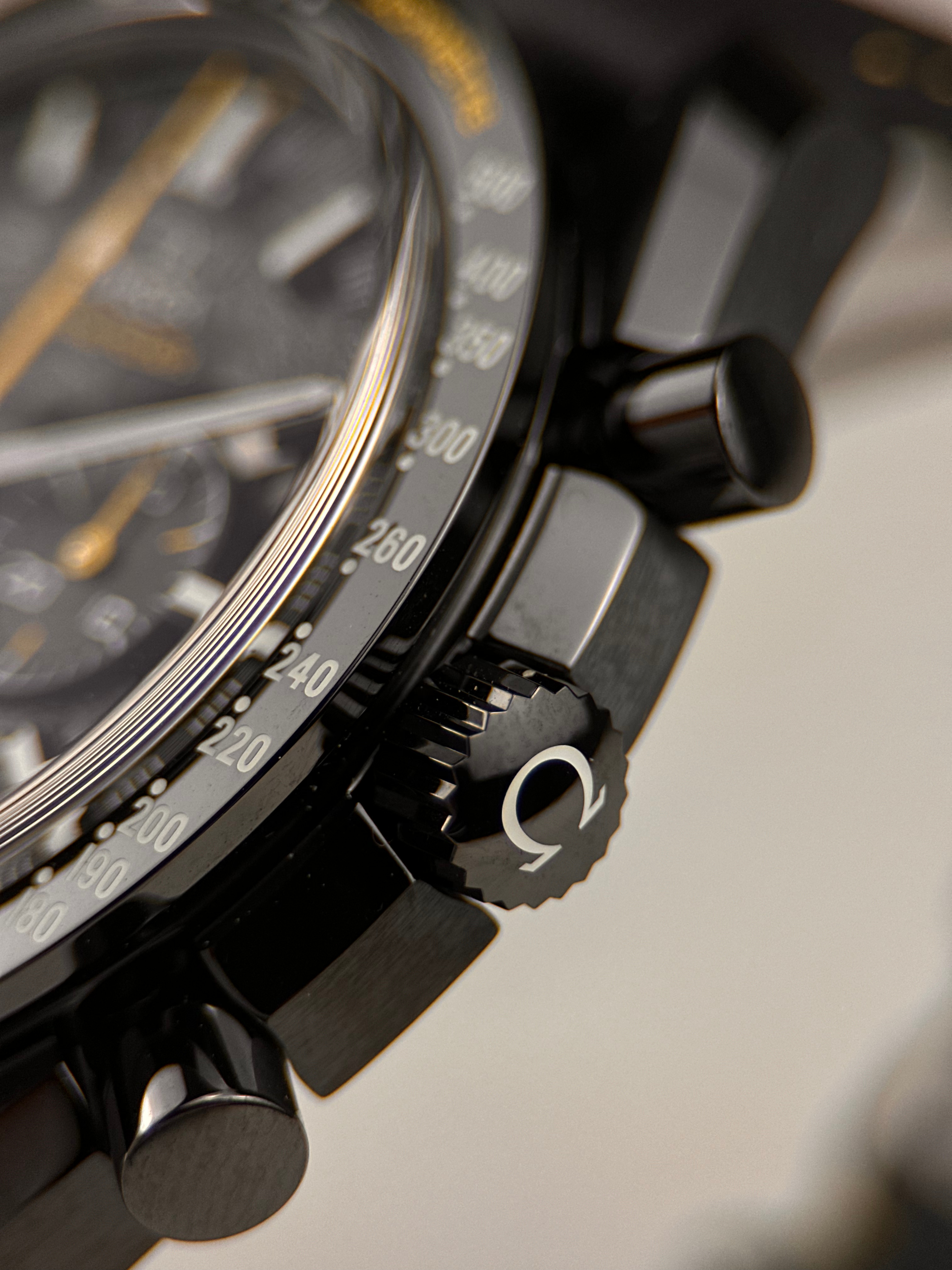 Omega Speedmaster "Dark Side of the Moon Apollo 8" 311.92.44.30.01.001 Fullset 2019