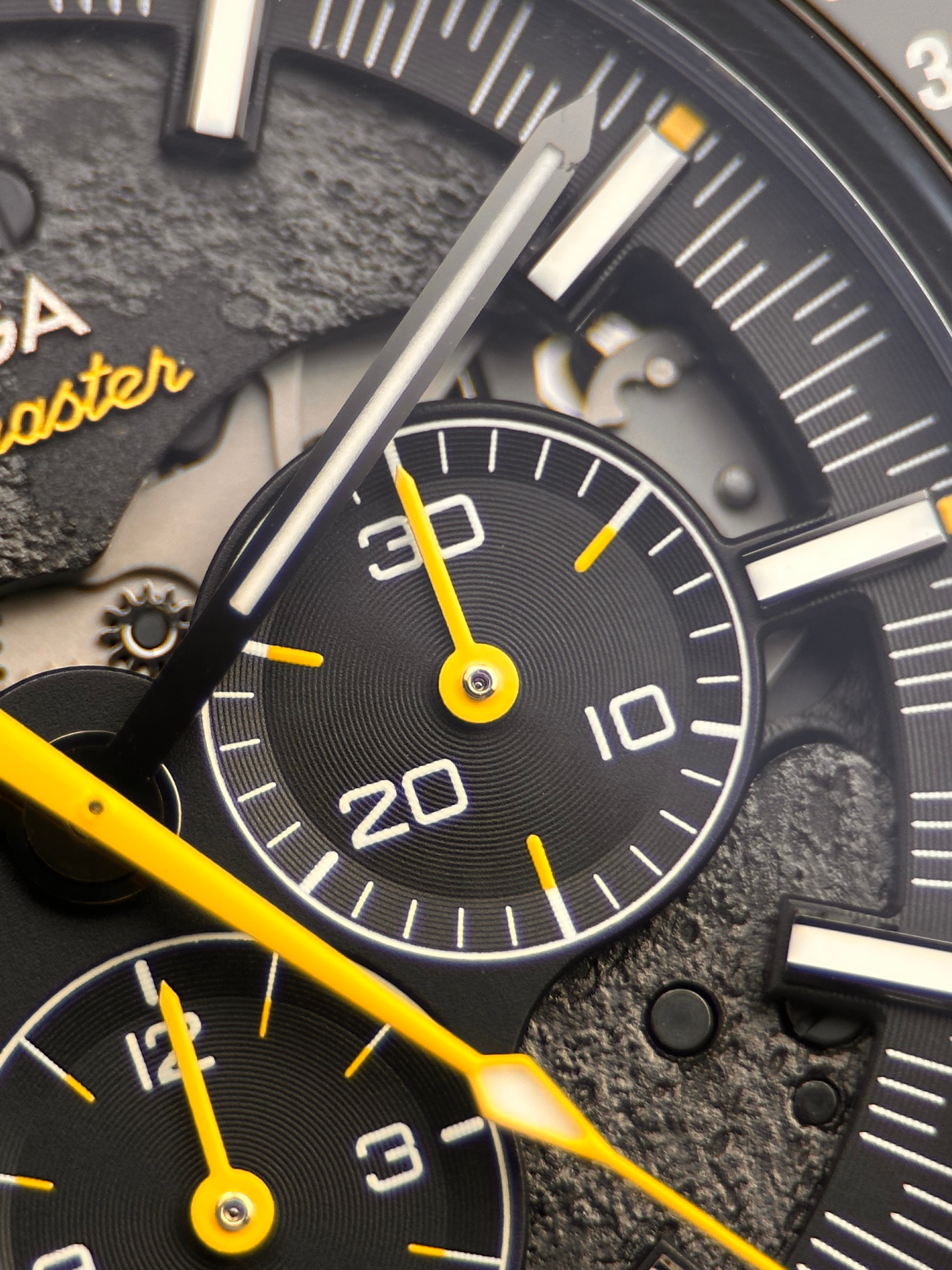 Omega Speedmaster "Dark Side of the Moon Apollo 8" 311.92.44.30.01.001 Fullset 2019