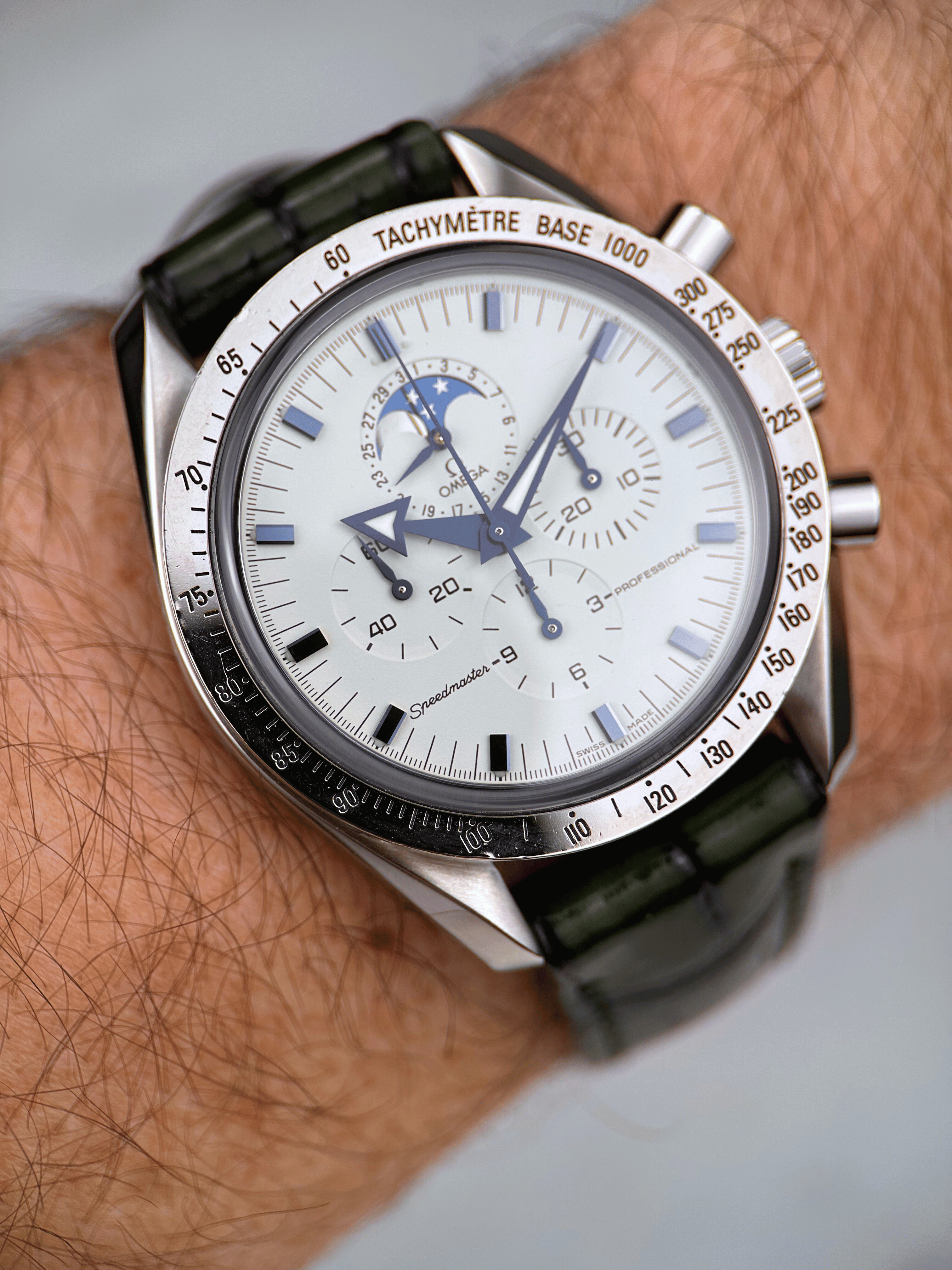 Omega Speedmaster Professional Moonwatch Moonphase Broad Arrow 3575.20.00