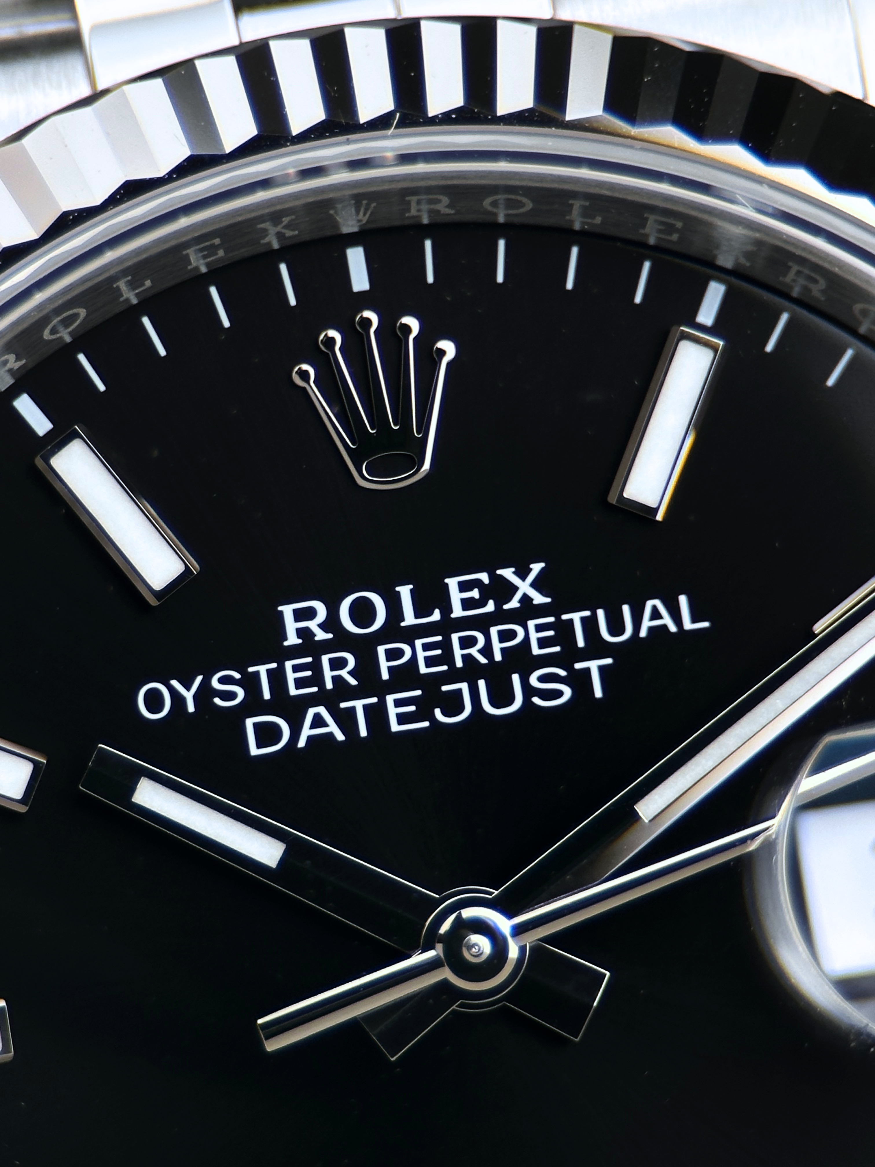 Rolex Datejust 36 Schwarz Index 126234 Fullset 2025