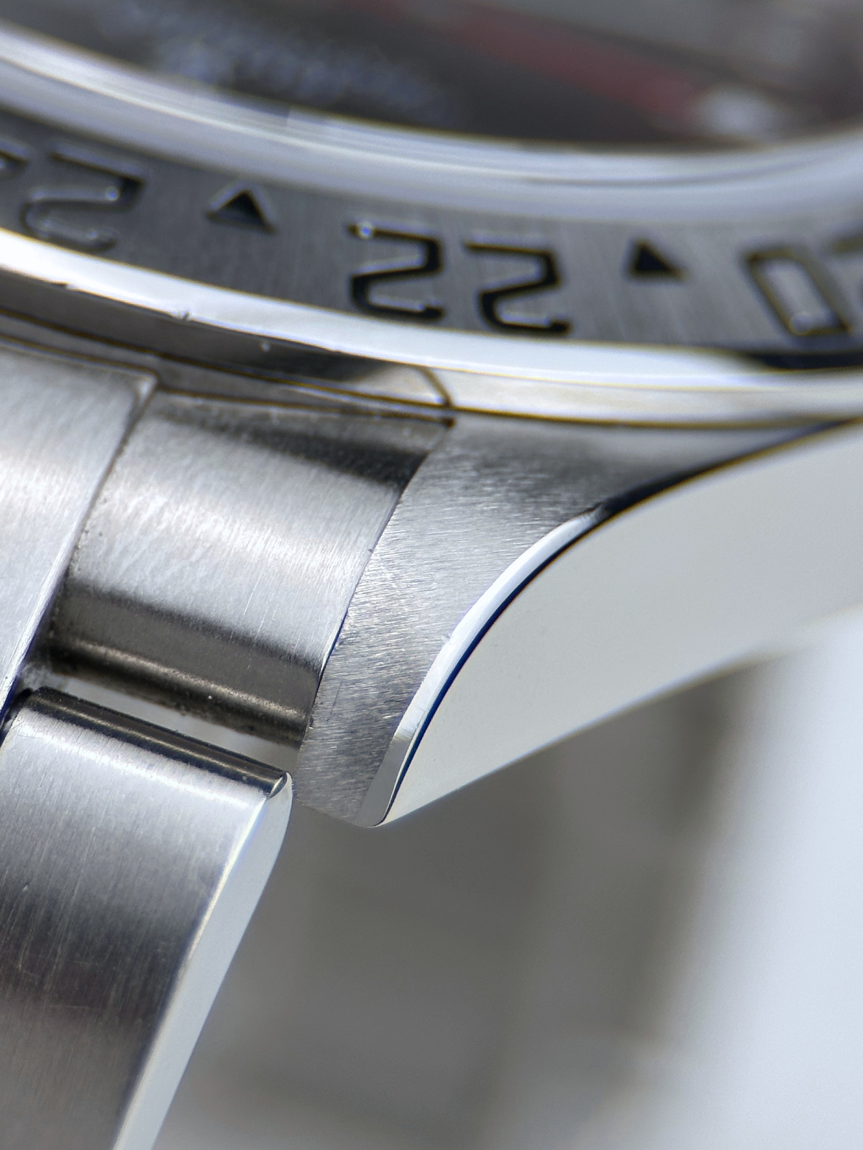Rolex Explorer II Schwarz 16570 F-Serie 2003