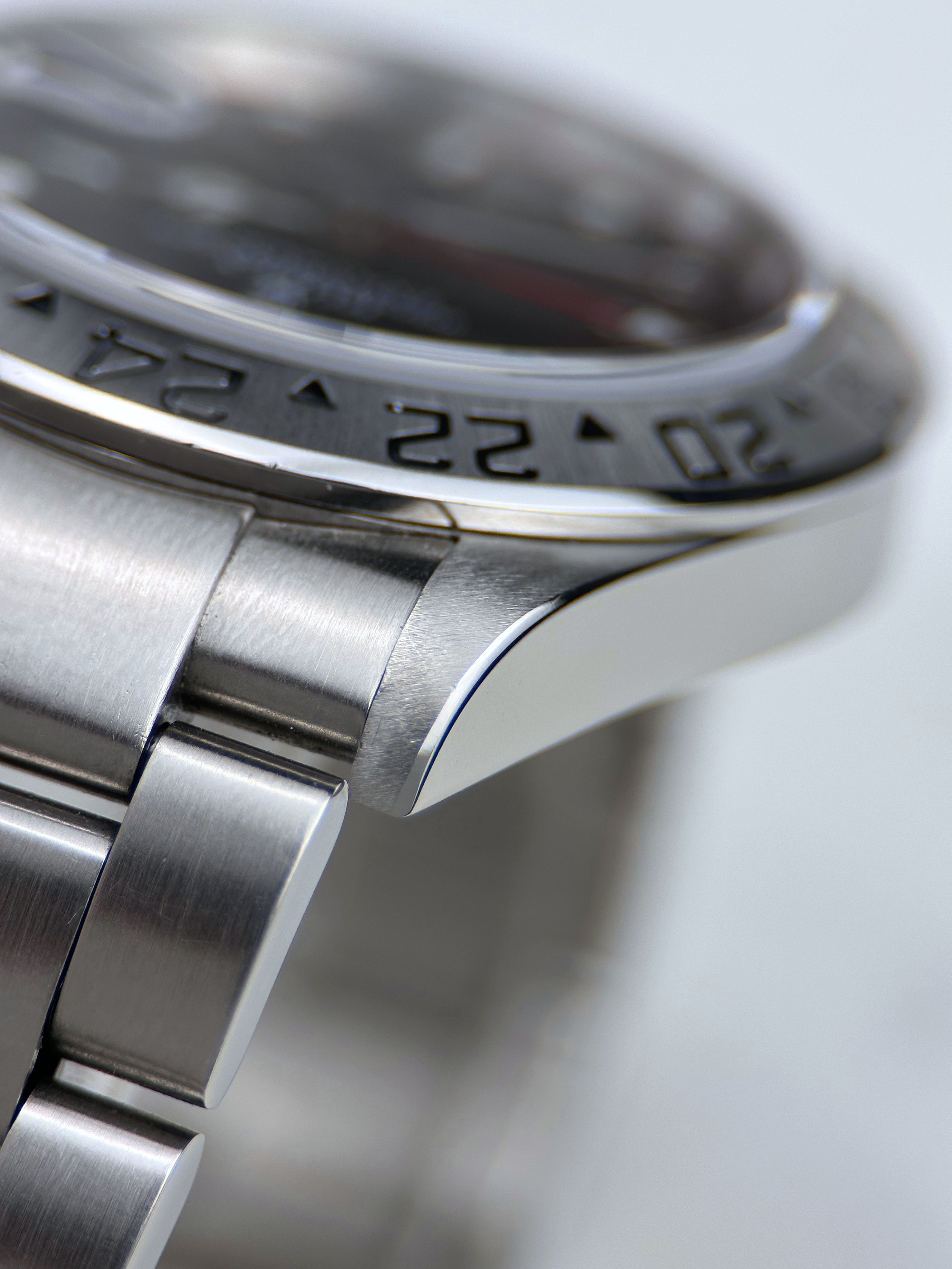 Rolex Explorer II Schwarz 16570 F-Serie 2003