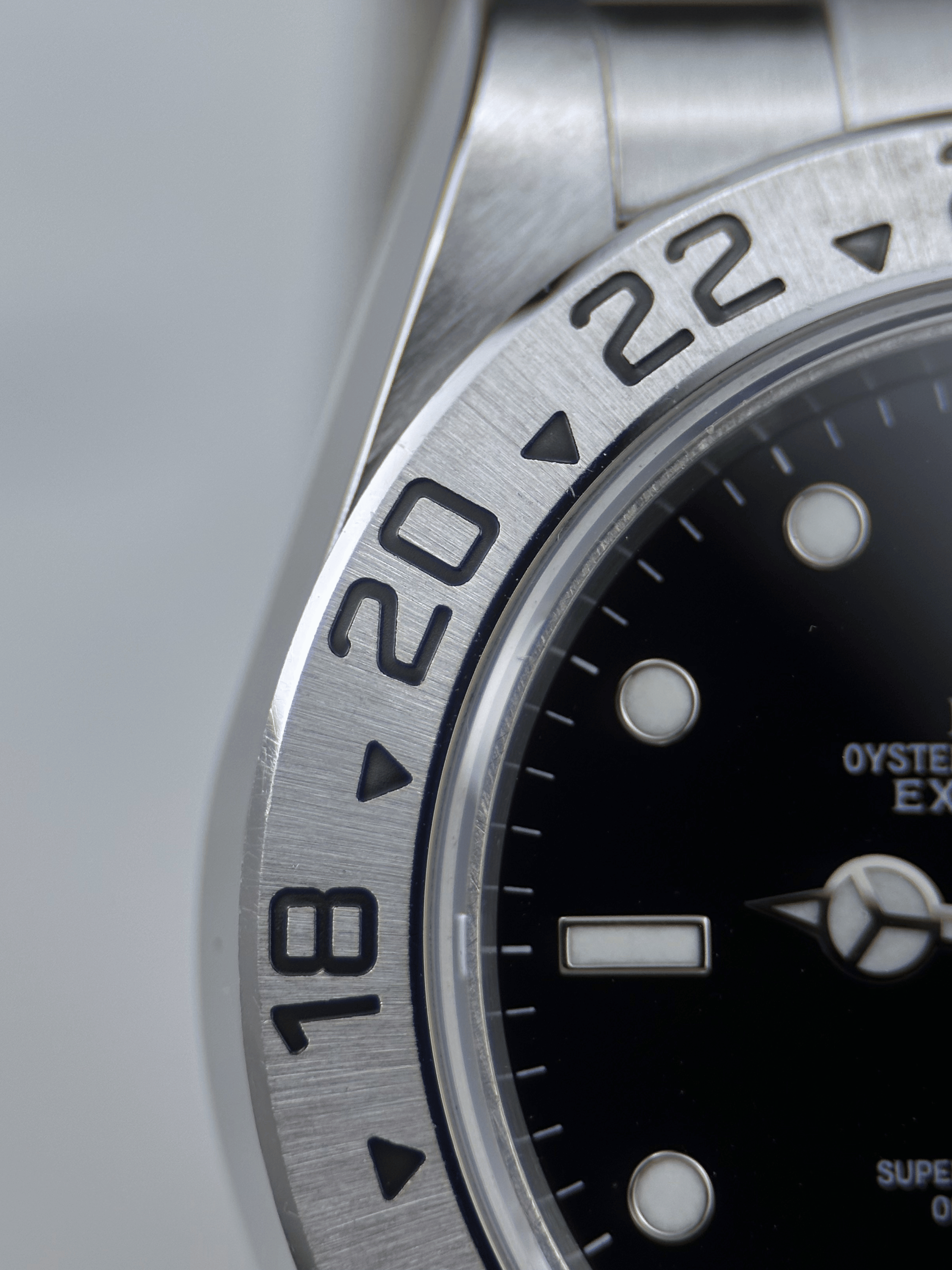 Rolex Explorer II Schwarz 16570 P-Serie 2000