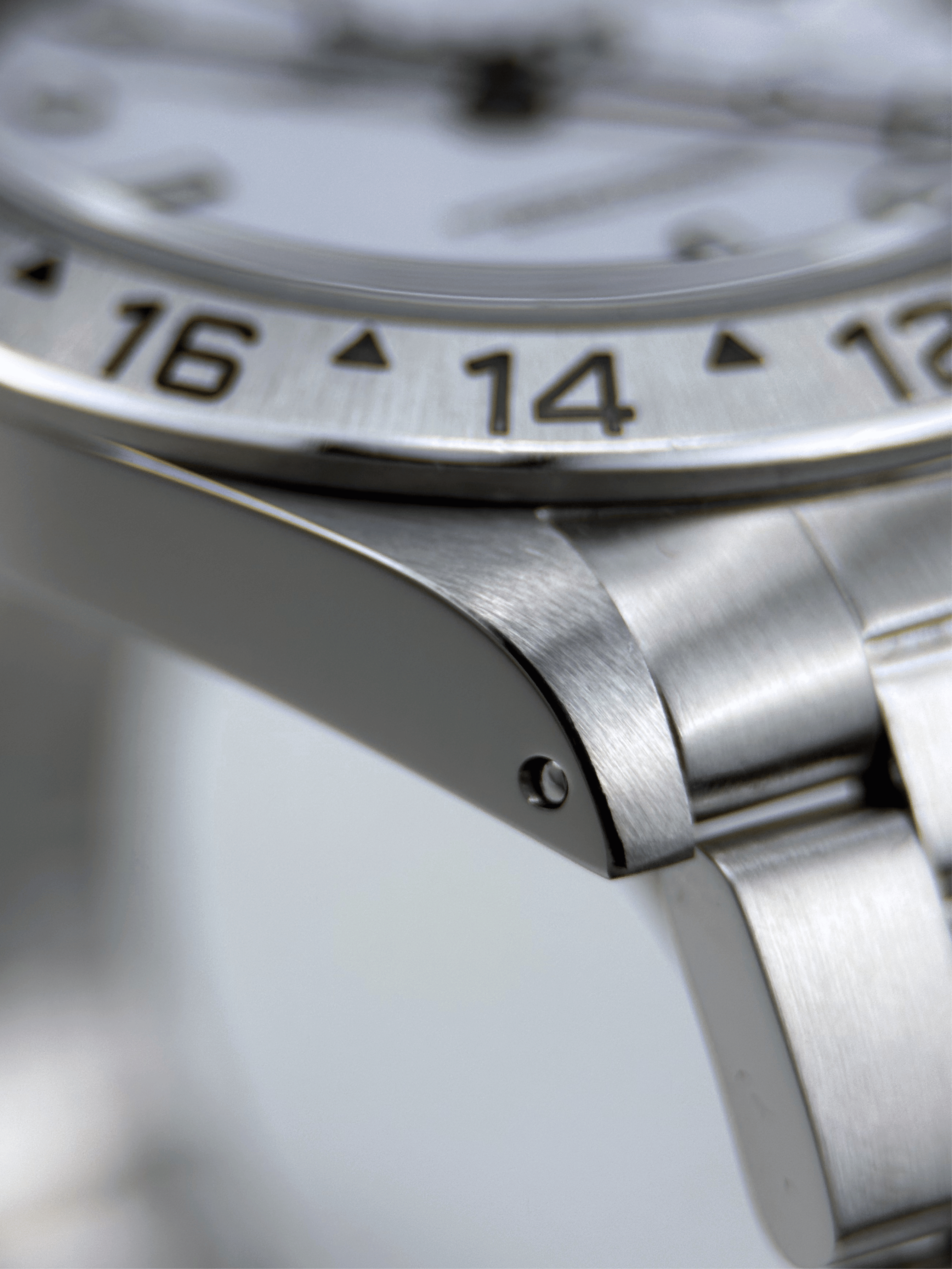 Rolex Explorer II Weiß 16570 A-Serie 1999
