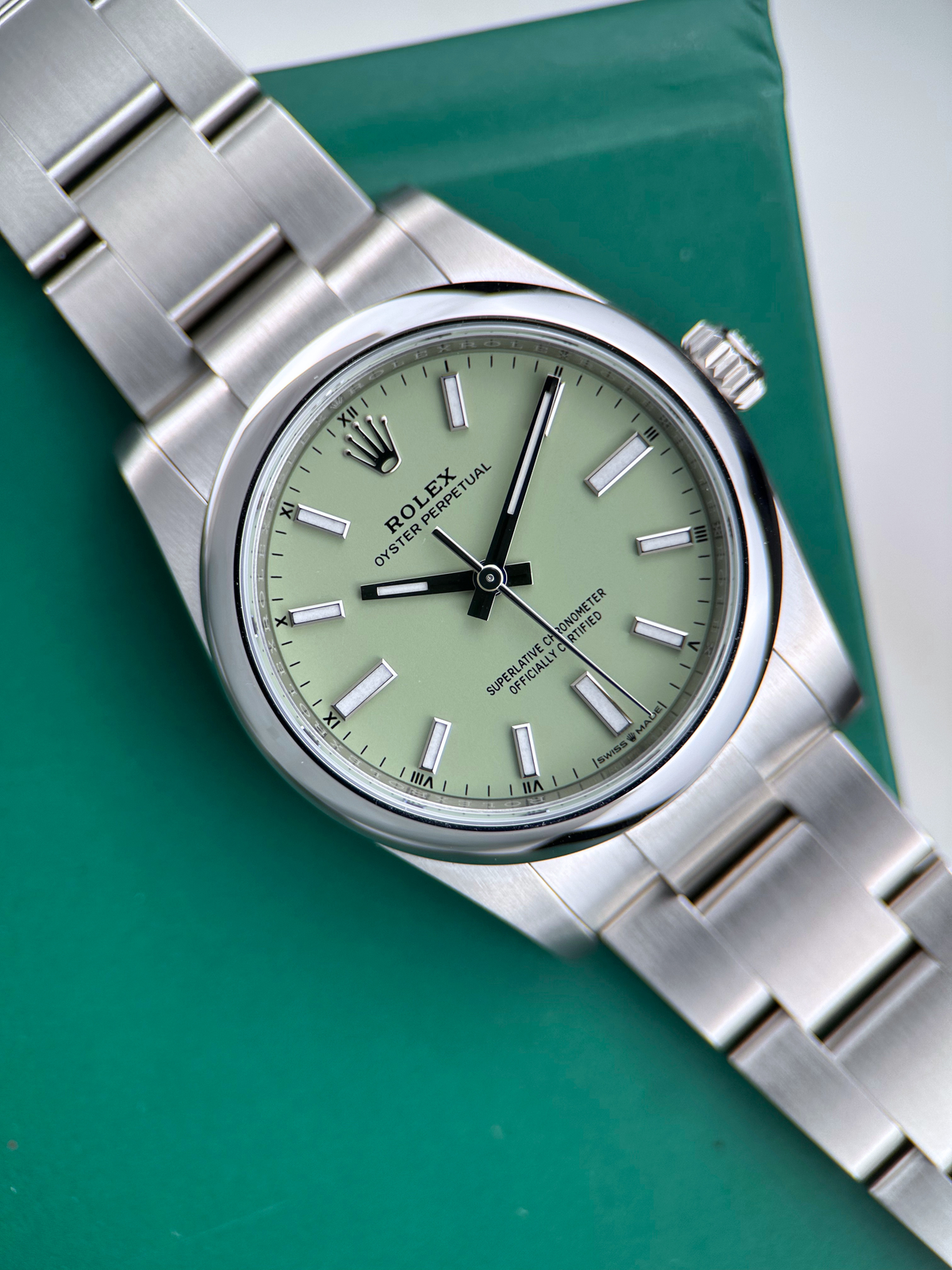 Rolex Oyster Perpetual 34mm "Pistachio" 124200 Fullset 2026
